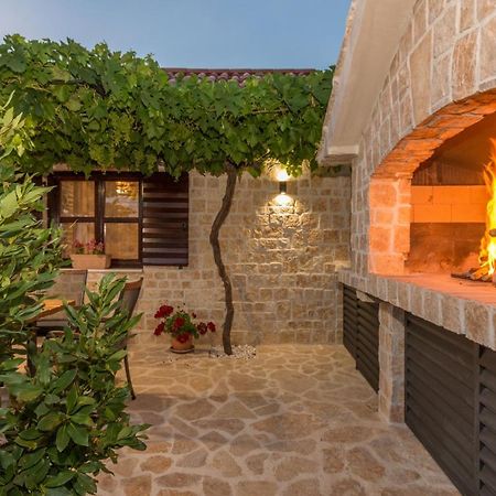Villa Vitis Zadarvillas Oklaj Exteriör bild