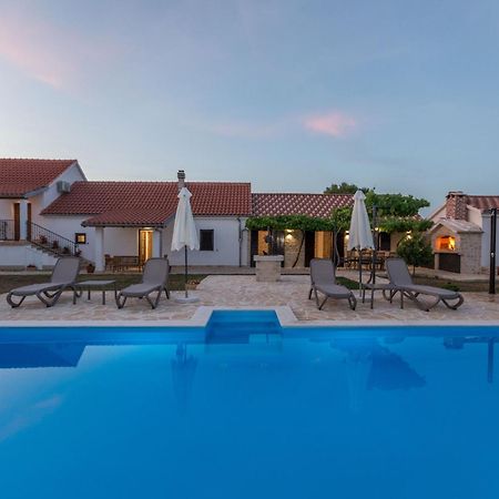 Villa Vitis Zadarvillas Oklaj Exteriör bild