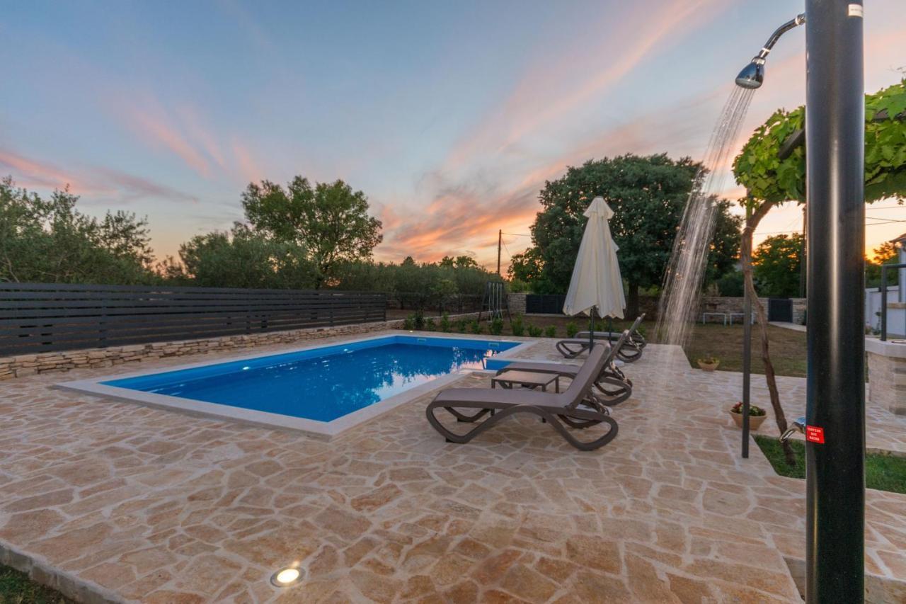 Villa Vitis Zadarvillas Oklaj Exteriör bild