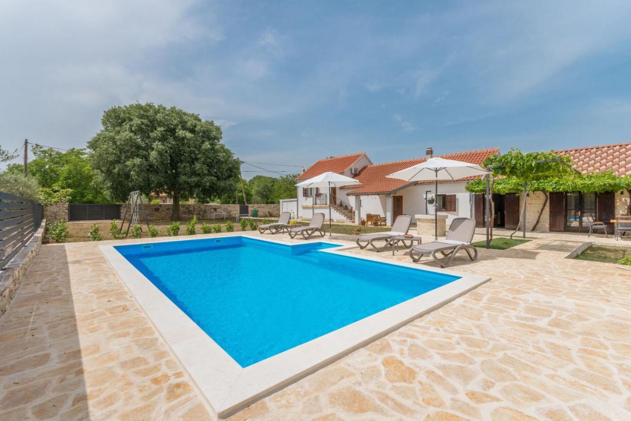 Villa Vitis Zadarvillas Oklaj Exteriör bild