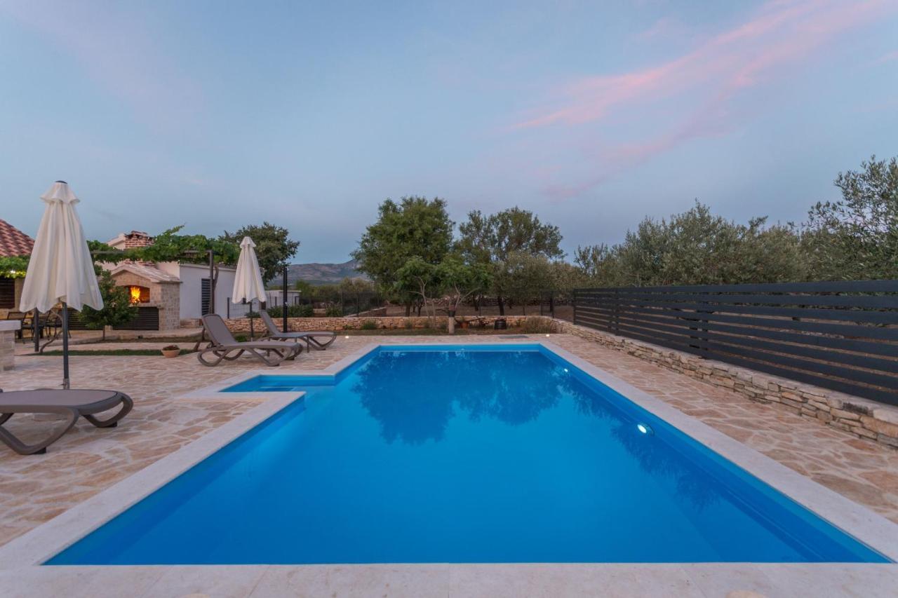 Villa Vitis Zadarvillas Oklaj Exteriör bild