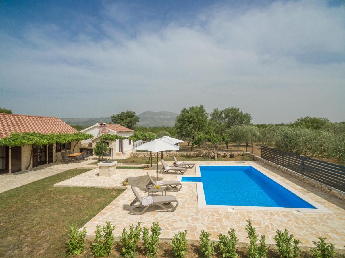 Villa Vitis Zadarvillas Oklaj Exteriör bild