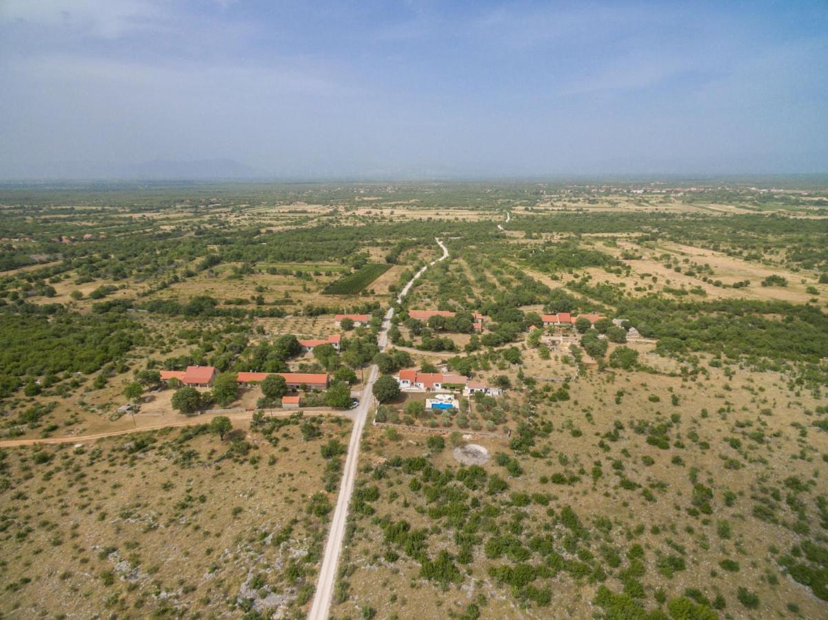 Villa Vitis Zadarvillas Oklaj Exteriör bild