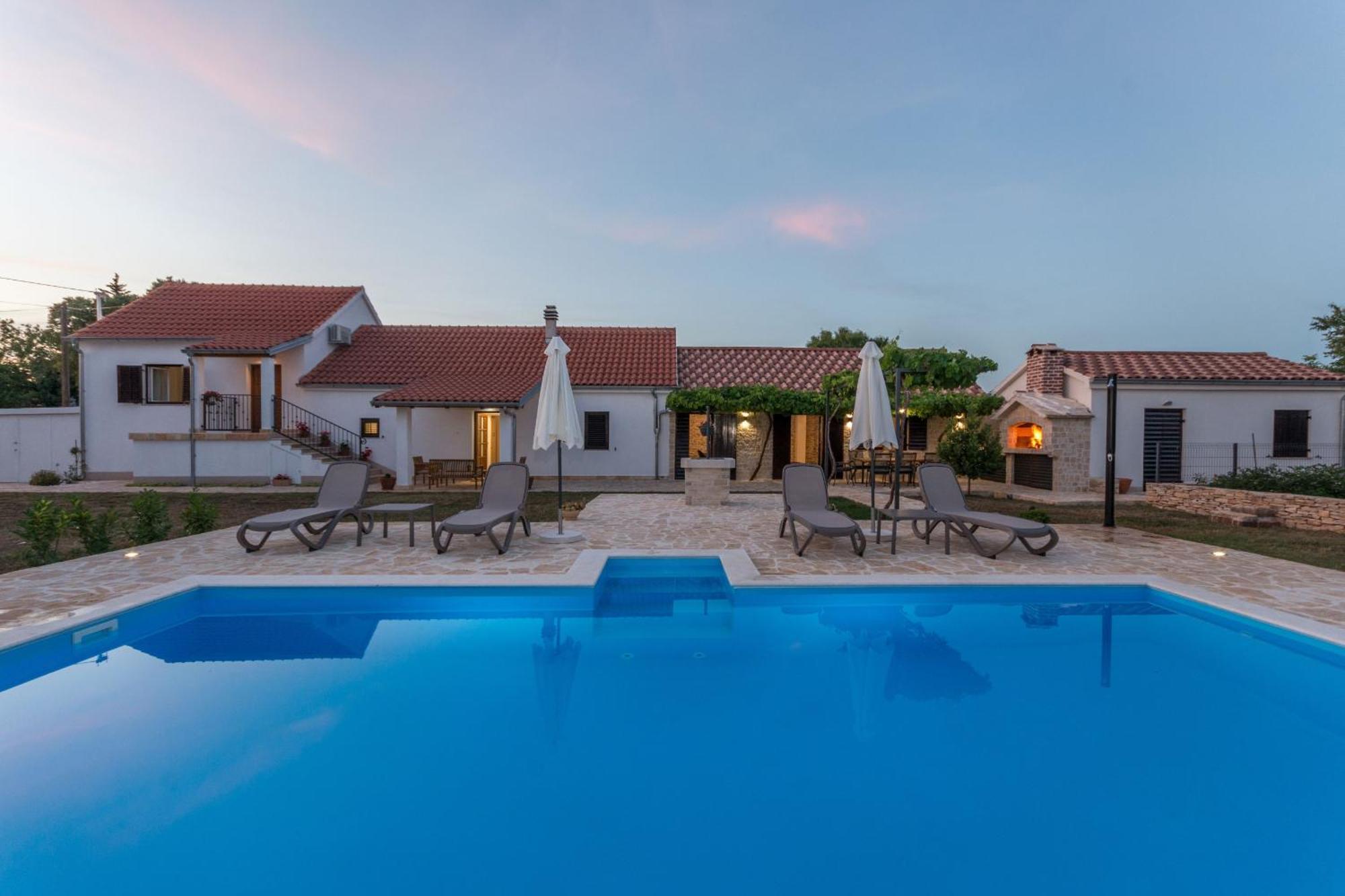 Villa Vitis Zadarvillas Oklaj Exteriör bild